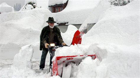 Wetter Schneechaos Und Berschwemmungen In Europa