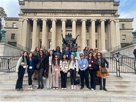 Journalism Students Explore Columbia Univ. Campus at Annual Fall ...