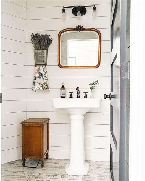 White Pedestal Sink in Farmhouse Bathroom - Soul & Lane