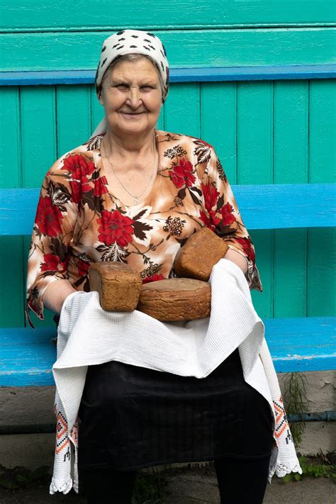 Старинный белорусский ржаной хлеб бабушки Степаниды. | Bell sleeve top ...