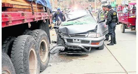 Un Muerto Y Tres Heridos Deja Choque Entre Auto Y Camión Edicion Correo