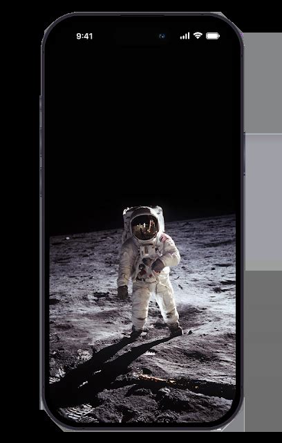 Astronaut in the Moon Wallpaper 4K - Wallpaperize | Personalize your ...