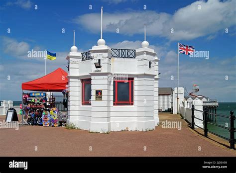 Uk Kent Entrance To Herne Bay Pier Stock Photo Alamy