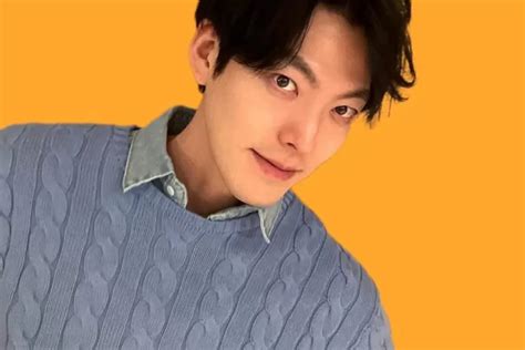 Kembali Sapa Penggemar Dalam Pemotretan Majalah Kim Woo Bin Ungkap