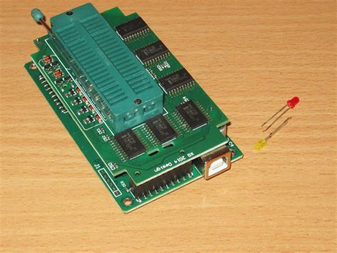 TL866CS, универсальный программатор