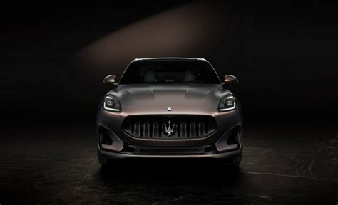 Maserati lansează noul SUV electric Grecale Folgore 557 CP și