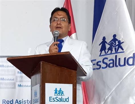 Nuevo Director De Essalud Huancavelica Asume Funciones Y Reafirma Lucha