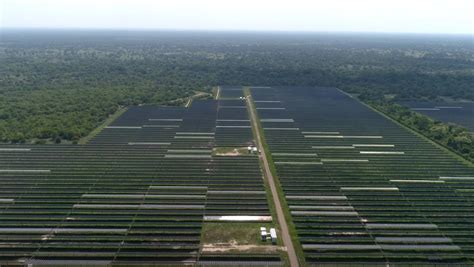 Colombia inaugura su mayor planta de energía solar Parque Solar