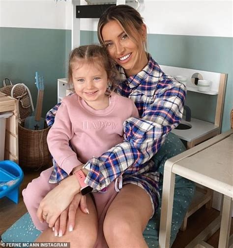 Ferne McCann Shows Off Her Toned Frame In A Pretty Pink Bikini Daily Mail Online