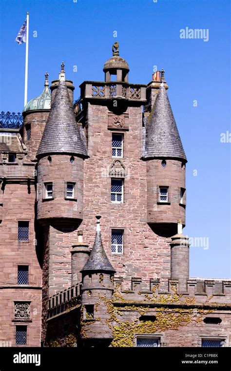 Castle with turrets hi-res stock photography and images - Alamy