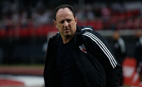 Rogério Ceni expõe sonho de comprar o São Paulo para ajudar o clube