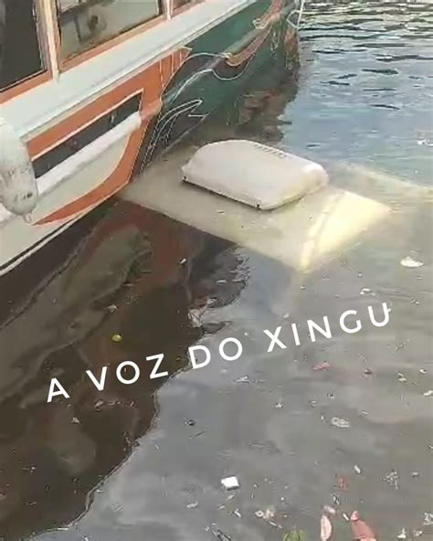 Caminhão caiu na água durante embarque no Porto de Vitória do Xingu no