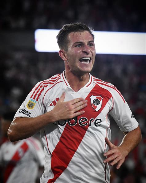 Revista 1986 - 💪🏼 ¡GOL DE RIVER EN QUITO! Giuliano Galoppo... | Facebook