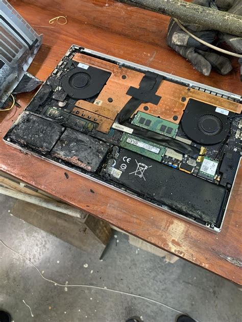 My Razer Blade 15 Advanced 2019 Just Exploded Rrazer