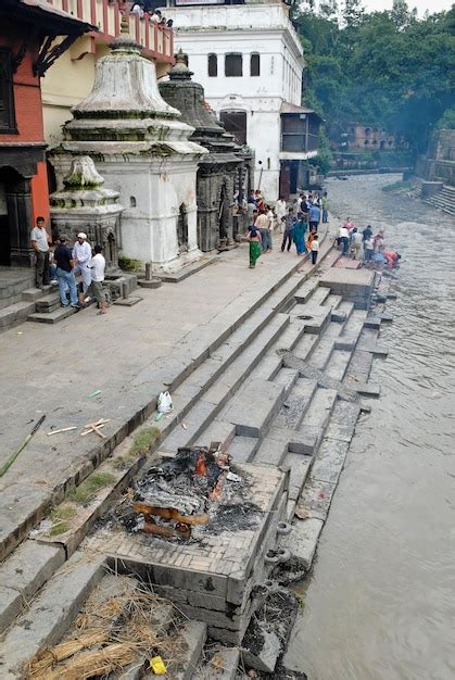 Premium Photo Cremation Place Ghats Of Pashupatinath At The Holy