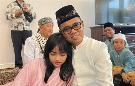 Fuji Dekat Dengan Aisar Khaled Begini Komentar Haji Faisal