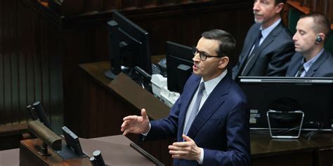 S Polacy Kt Rzy Wierz E Morawiecki Dostanie Wotum Zaufania