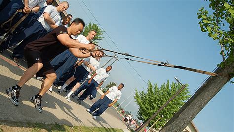 Wolf Pack Airmens Fitness Goes Mobile With Trx Suspension Training