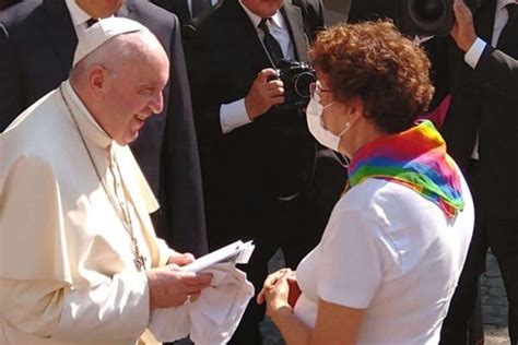 La Chiesa ama i vostri figli Lgbt così come sono Adesso Bergoglio apre anche ai gay