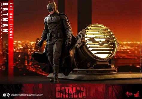 Hot Toys Mms The Batman And The Bat Signal Collectible Figure Misb Hobbies Toys Toys