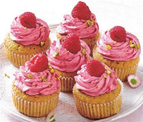 Pistazien Cupcakes Mit Himbeer Mascarpone Topping Backraum