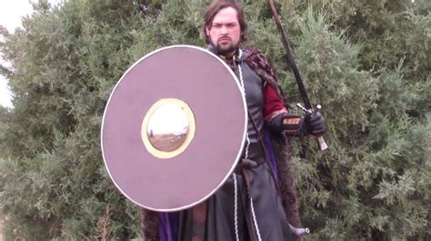 Pin em Boromir Cosplay 2021