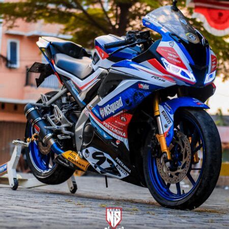 Decal Stiker Yamaha R V Vva Livery Mandalika Ns Squad Sticker