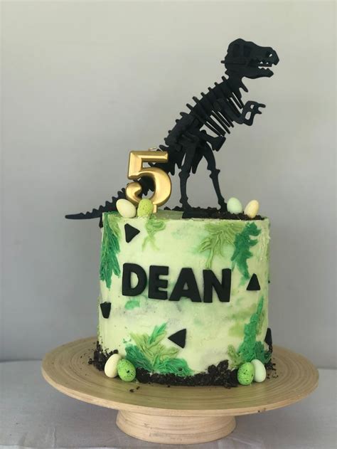 Deans Dinosaur Cake Dinosaur Birthday Cakes Themed Birthday Cakes