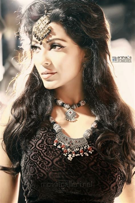 Actress Parvathy Nair Hot Photo Shoot Gallery