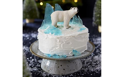 Iced Polar Bear Cake | Dessert Recipes | GoodtoKnow