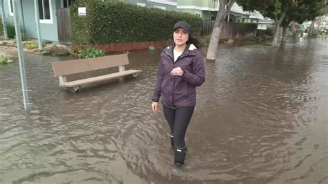 Autoridades Piden A Los Residentes De Santa Cruz California Que No