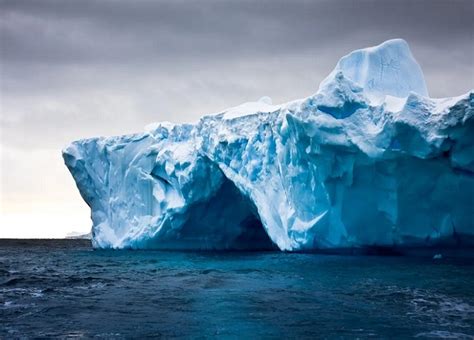 Gigantesco iceberg se desprendió de la Antártida tamaño es estimado en