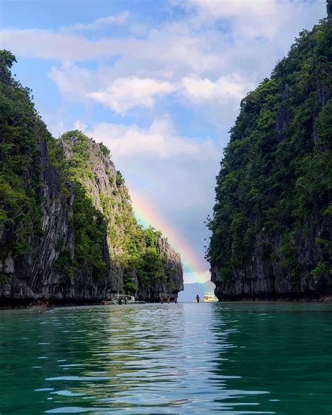 Twin Lagoon Palawan Filipinas Atardecer Con Arcoiris En El