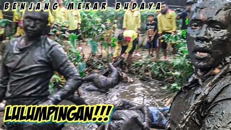 EMPAT KUDA LUMPING SENI BENJANG MEKAR BUDAYA BERENANG DI KOLAM IKAN