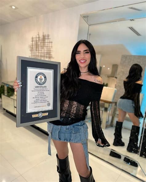 Kimberly Loaiza Muestra Sus Encantos Y Se Lleva Todas Las Miradas Mdz