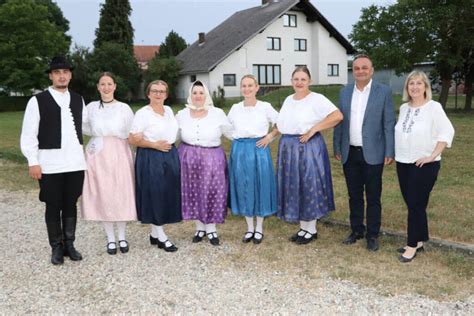 Članovi KUD a Delovi sudjelovali na Međunarodnom festivalu folklora Iz