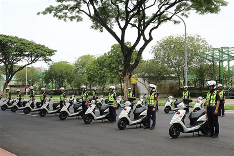 嘉義縣新購警用機車報到 翁章梁授車校閱 中央社訊息平台