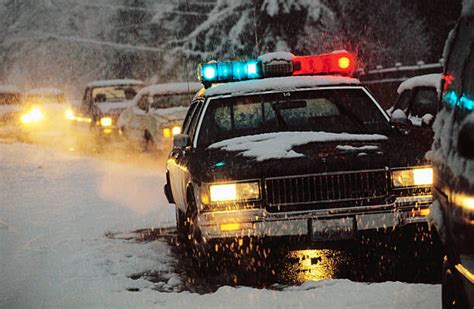 Fotografía artística Police Car at Winter Accident Scene Doug Wilson