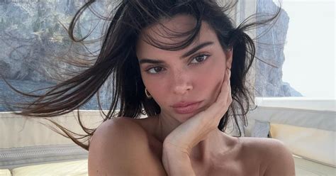 Kendall Jenner Just Gave Her String Bikini The “Old Money” Touch