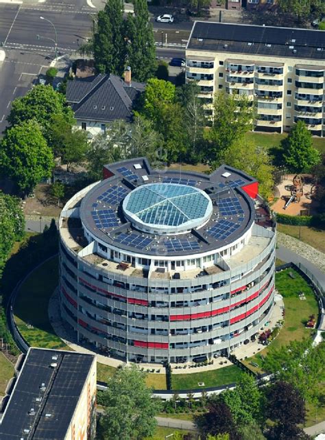 Berlin Von Oben Hochhaus Geb Ude Im Wohngebiet Degnerbogen Im