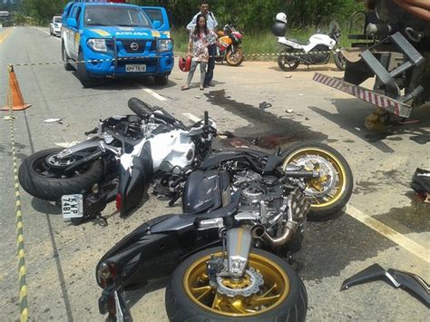 G Batida Entre Caminh O E Motocicletas Provoca Mortes Na Rj A