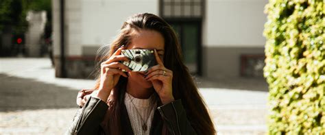 Film-inspired digital cam with Interchangeable Cases | Paper Shoot