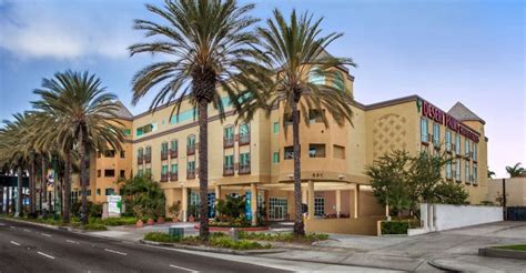 Desert Inn Suites Anaheim - Palms Resort - Family Suite - Bunk Beds