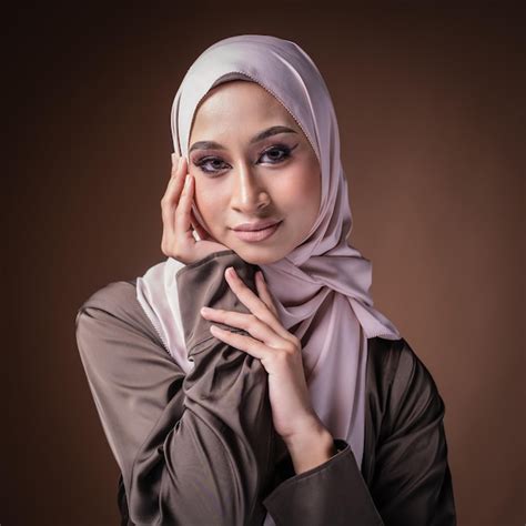 Premium Photo Portrait Of A Beautiful Muslim Female Model Wearing