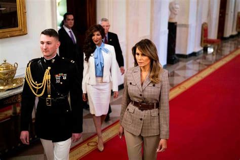 With a Face Mask Photo, Melania Trump Highlights Her Husband’s Reluctance to Wear One - The New ...