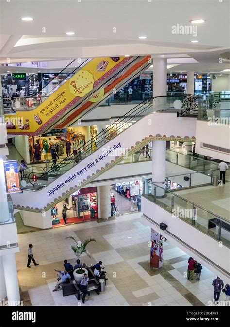 Shopping mall india interior hi-res stock photography and images - Alamy