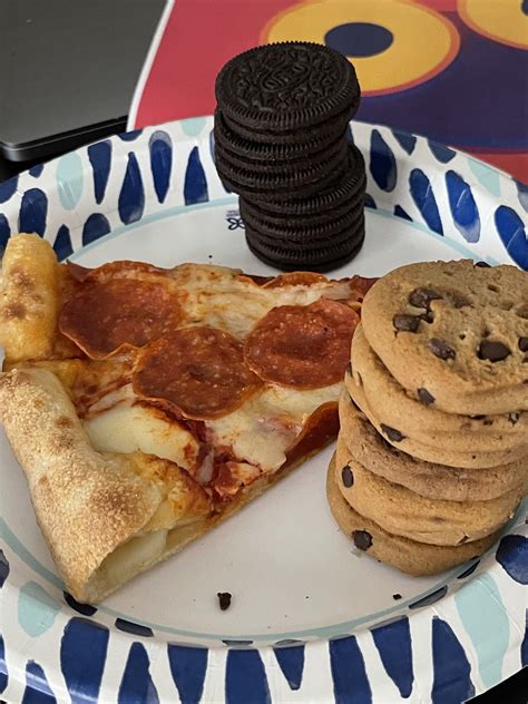 Six Oreos Seven Cookies One Pizza On Twitter Meal Time Https T