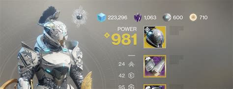 Helm of Saint-14 not showing ornament.. anyone know a fix? : r/destiny2