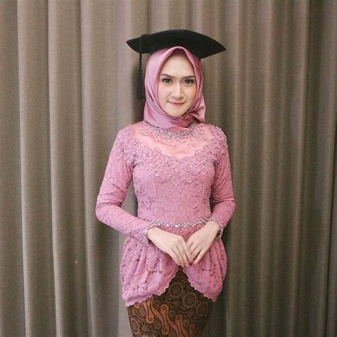 Kebaya Nasional Indonesia Di Instagram Inspirasi Style Wisuda Photo By