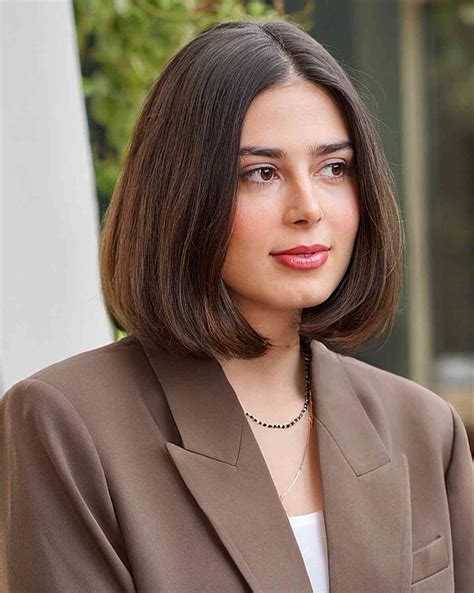 33 The Best 36 Professional Hairstyles for Women at the Office